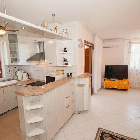 Apartment Dani *